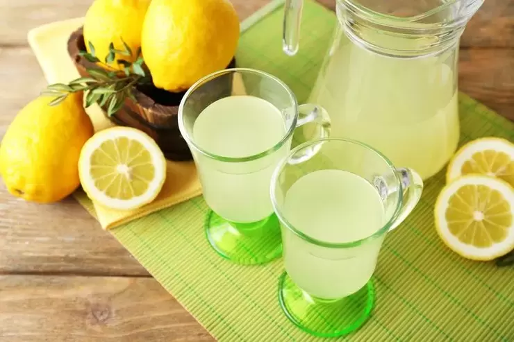 다이어트를위한 레몬 물