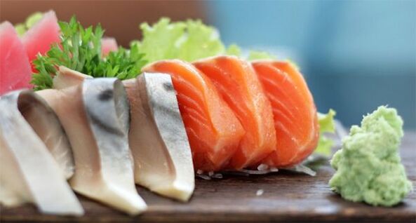 일본식 식단에서는 생선을 먹을 수 있지만 소금은 넣지 않습니다. 